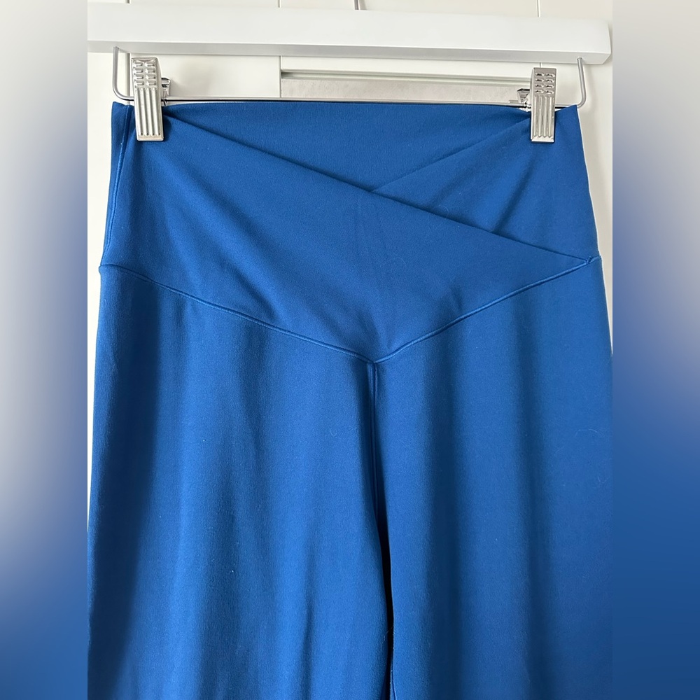 aerie Offline Flare Leggings High-Waist in Royal Blue with Crossover Waist Large - Picture 3 of 4